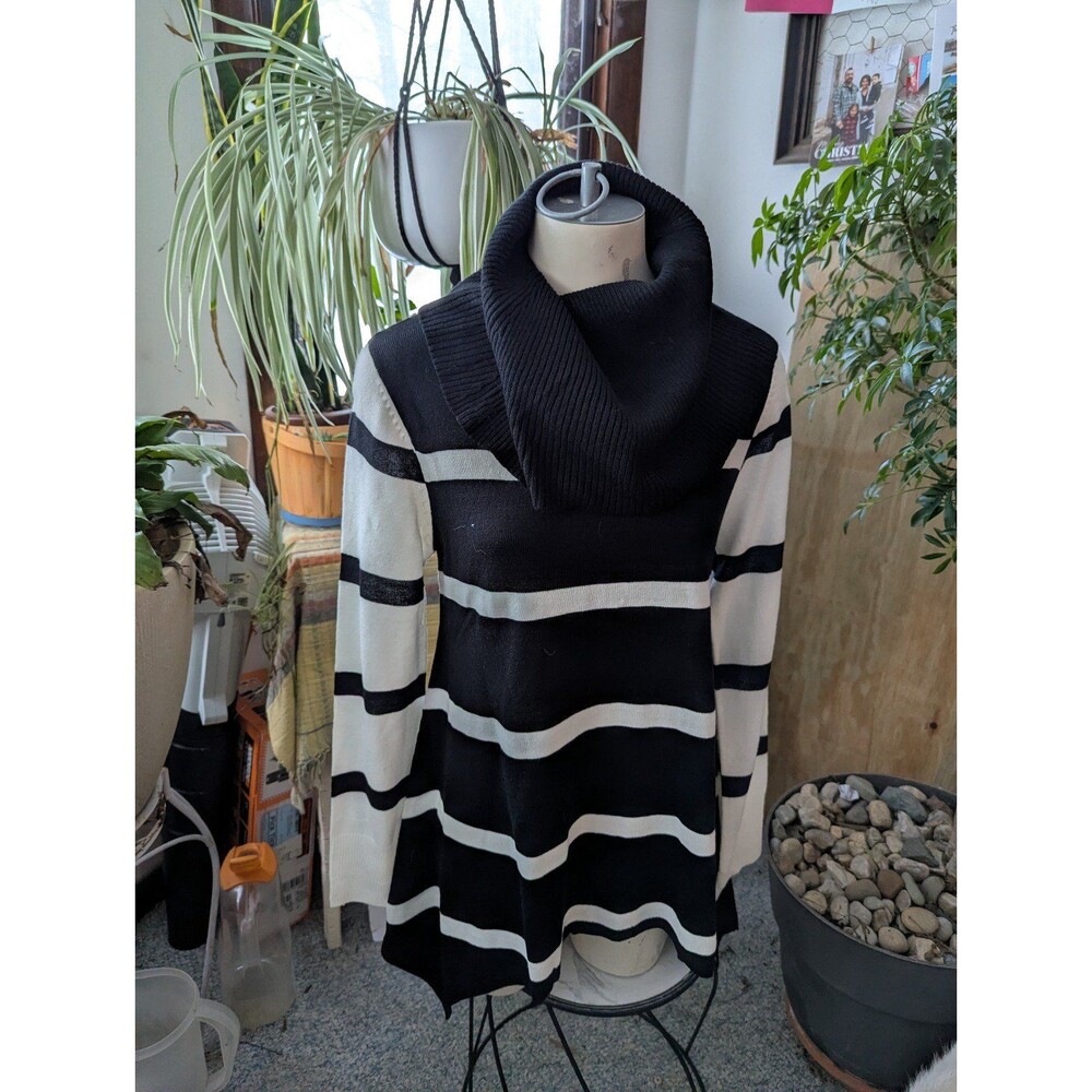 NWT I love boutique brand LS ribbed cowlneck irregular hem Tunic sweater sz sm